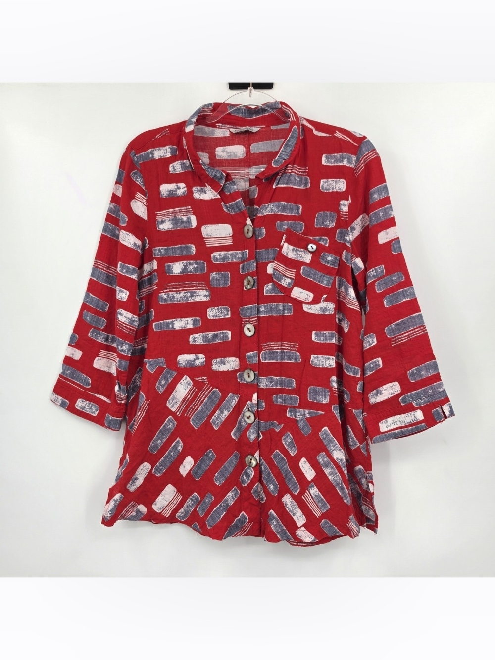 John Mark 3/4 Sleeve Button Front Shirt Small Red Geometric Print